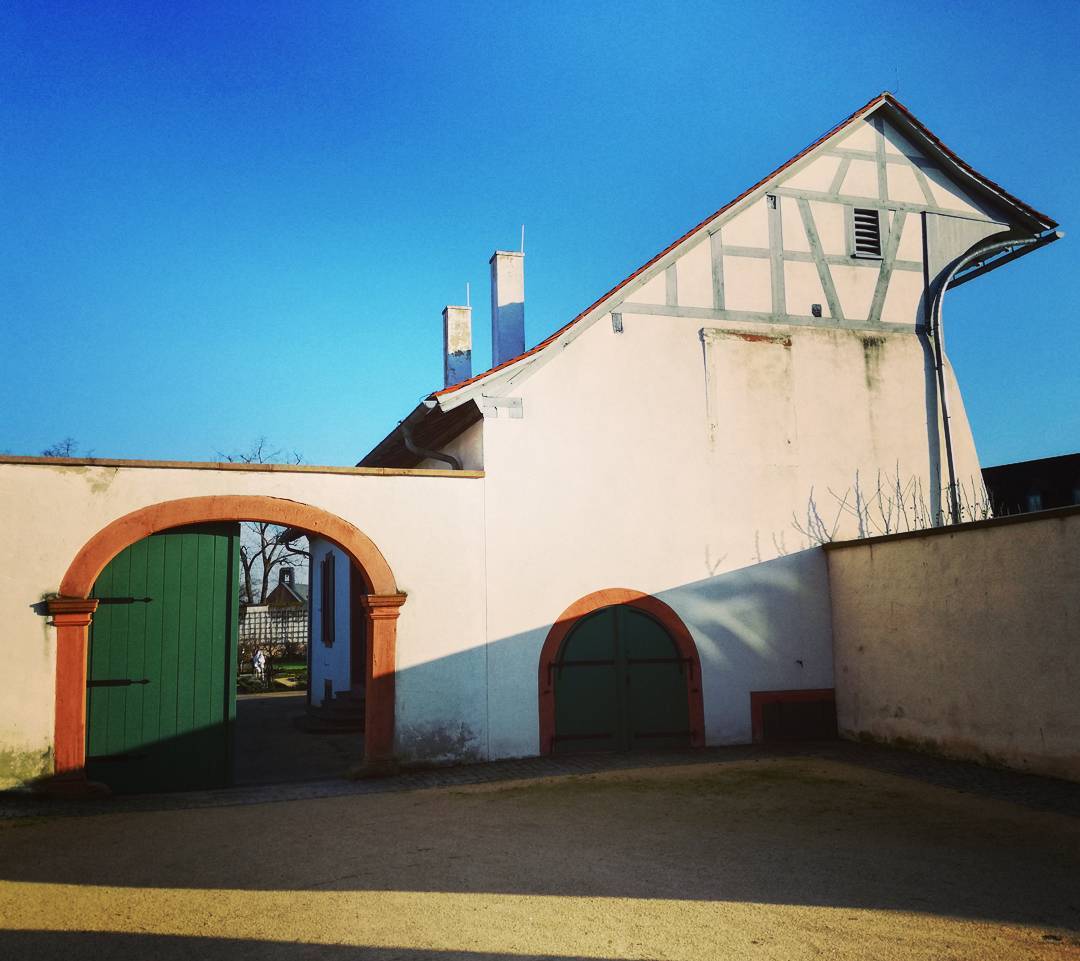 Das Dach der ehemaligen Orangerie im Klostergarten ist eine der interessantesten Fachwerkkonsruktionen in Seligenstadt
