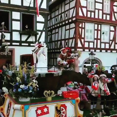 Ein bisschen Fastnacht darf noch sein… 😉 Ton anschalten nicht vergessen, das Prinzenpaar 2018 ruft noch einmal HELAU in die Schlumberschaar