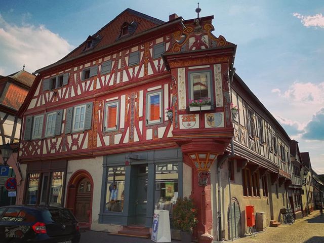 Das Einhardhaus ist eins der schönsten und bekanntesten Fachwerkhäuser in der Seligenstädter Altstadt
