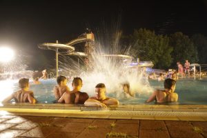 DLRG Seligenstadt Nachtschwimmen Freibad